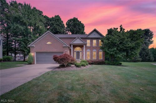 2883 Hawkins Ln, Twinsburg, OH, 44087-2681 | Card Image