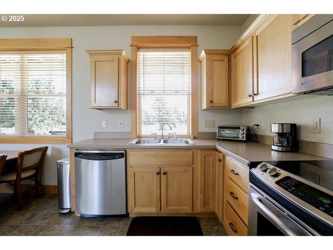 11164 Desert Sky Loop, House other with 3 bedrooms, 2 bathrooms and null parking in Redmond OR | Image 12