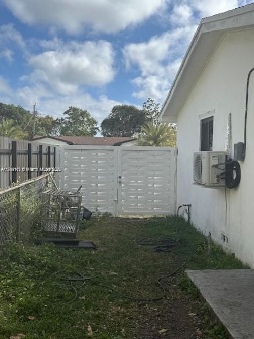 0-17790 Sw 110th Ct, Miami, FL, 33157-5072 | Card Image