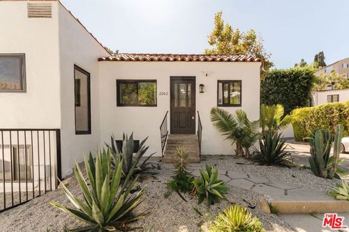 2062 High Tower Dr, LOS ANGELES, CA, 90068-3132 | Card Image