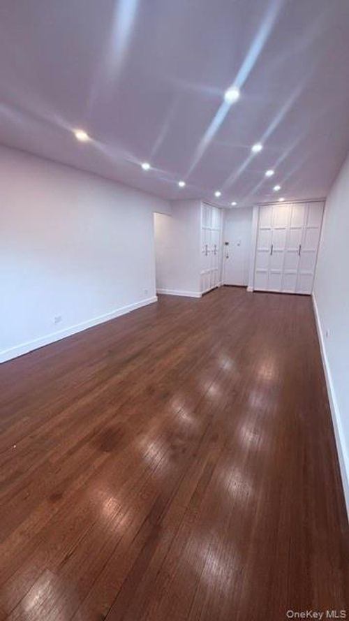 4n-665 Thwaites Place, New York, NY, 10467 | Card Image