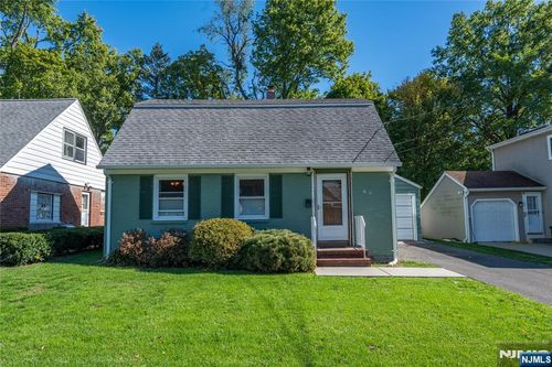 16-15 Well Dr, Fair Lawn, NJ, 07410-4404 | Card Image