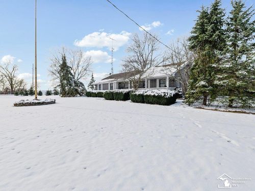 7011 Clark Rd, Ottawa Lake, MI, 49267-9509 | Card Image