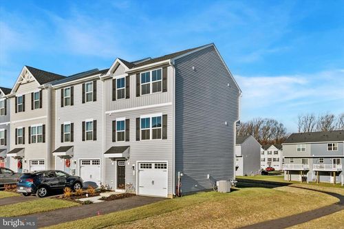 15 Rose Glen Ct, COATESVILLE, PA, 19320-2921 | Card Image