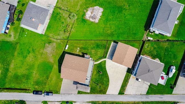 950 Seadrift Dr, House other with 5 bedrooms, 4 bathrooms and null parking in Crystal Beach TX | Image 37