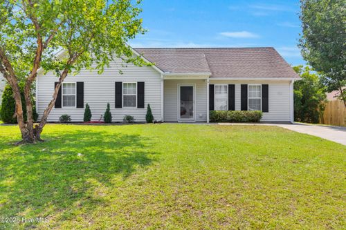 325 Foxhall Rd, Newport, NC, 28570-6711 | Card Image