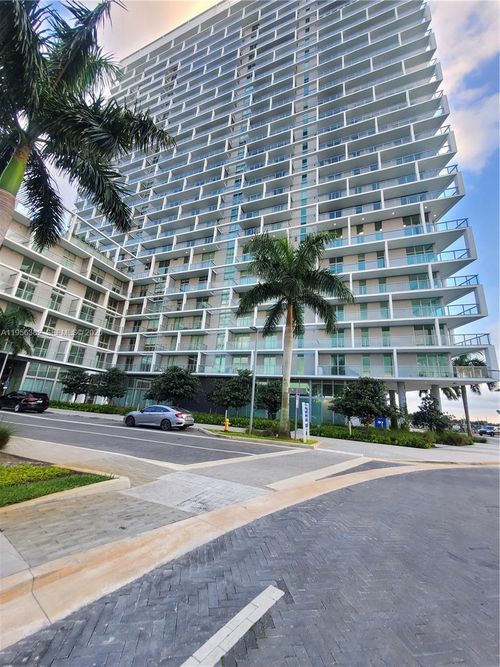 412-2000 Metropica Way, Sunrise, FL, 33323-3217 | Card Image