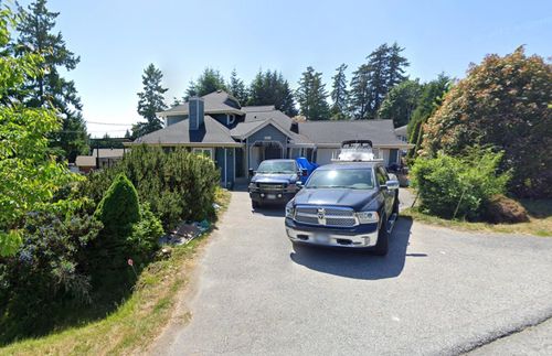 6181 Baillie Rd, Sechelt, BC, V7Z0M2 | Card Image