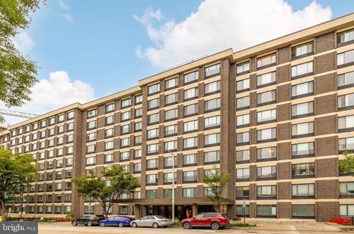 310-2501 Calvert St Nw, WASHINGTON, DC, 20008-2604 | Card Image