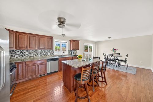 682 Laurel St, Fall River, MA, 02721-2322 | Card Image