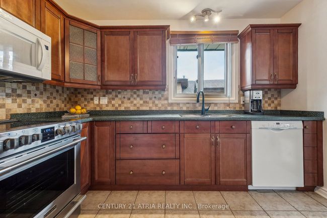 62 Guildwood Dr, House attached with 4 bedrooms, 1 bathrooms and 2 parking in Hamilton ON | Image 14