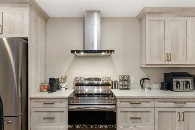 576 Macdonnell St, House other with 3 bedrooms, 3 bathrooms and 2 parking in Kingston ON | Image 16