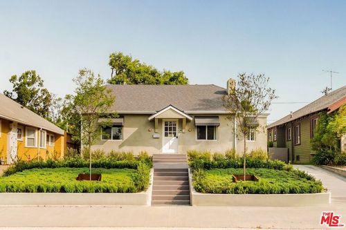 2057 W 28th St, Los Angeles, CA, 90018-3020 | Card Image