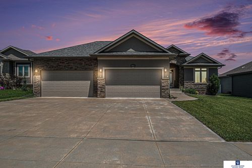 3020 Whispering Wind Blvd, Lincoln, NE, 68516-6050 | Card Image