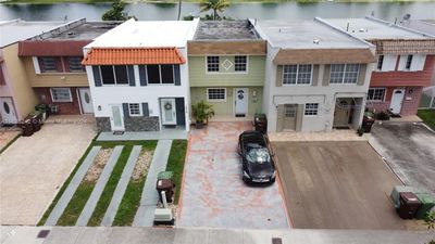 1675 - 1675 W 72nd St, Townhouse with 2 bedrooms, 1 bathrooms and null parking in Hialeah FL | Image 2