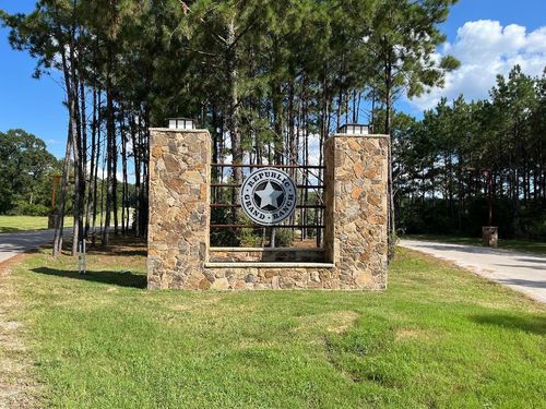 16023 Ridge Oak Rd, Willis, TX, 77378 | Card Image