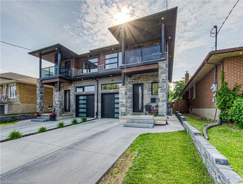 81 5th Ave, Kitchener, ON, N2C1P5 | Card Image