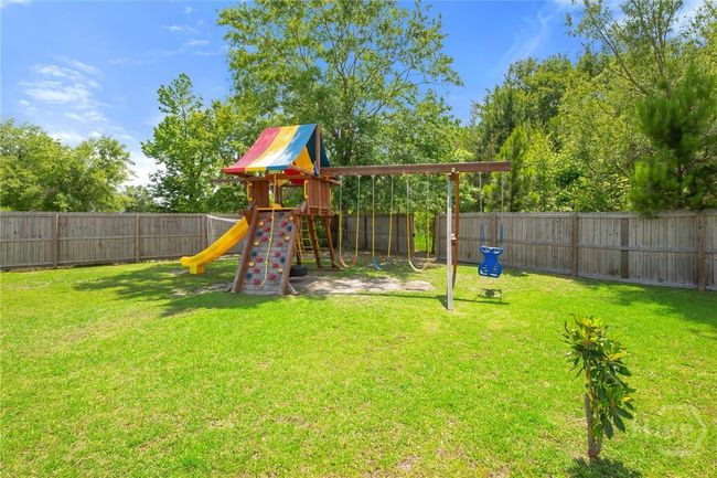 Enjoy your own private wooded trail. | Image 39
