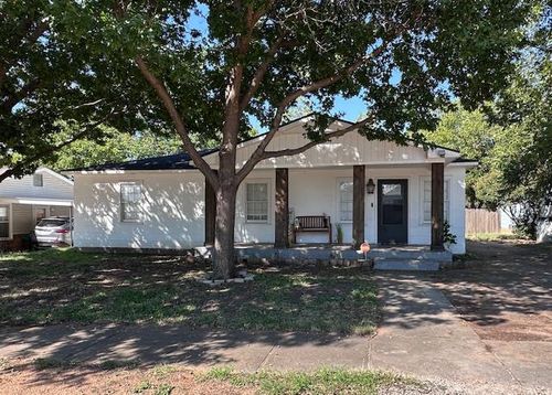 1215 Walnut St, Colorado City, TX, 79512-3824 | Card Image