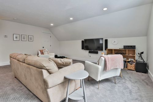 9 Quigley Way, Brookline, NH, 03033-0073 | Card Image