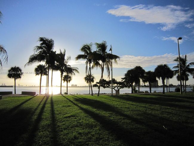 APT-626 - 2000 N Bayshore Dr, Condo with 1 bedrooms, 1 bathrooms and null parking in Miami FL | Image 32