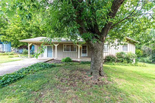 211 Kennan Street, Prairie Grove, AR, 72753 | Card Image