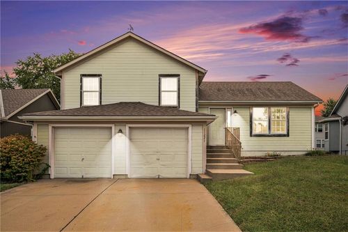 11221 N Wyandotte St, Kansas City, MO, 64155-3608 | Card Image