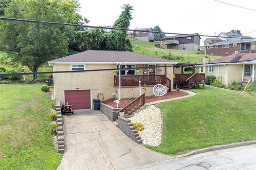 18 Westmoreland Dr, Monessen, PA, 15062-2230 | Card Image