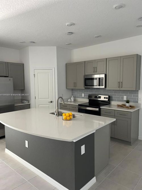 3563 Davenport Creek Ct, Kissimmee, FL, 34746-4690 | Card Image