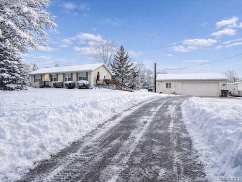 4599 Wheeler Rd, Fowlerville, MI, 48836-9221 | Card Image