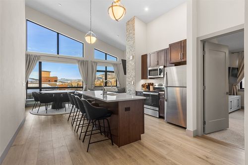 305w-75 W 4th St, Silverthorne, CO, 80498 | Card Image