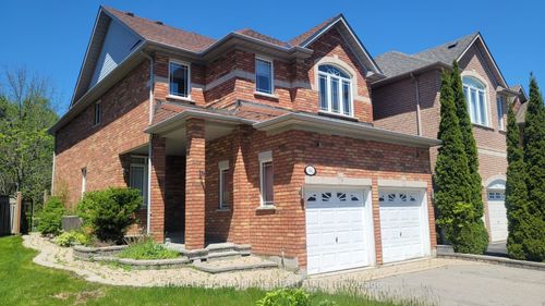 142 Estate Garden Dr, Richmond Hill, ON, L4E3X8 | Card Image