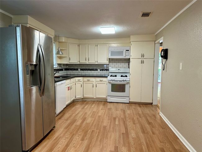 1404 Forest St, House other with 3 bedrooms, 2 bathrooms and 2 parking in Georgetown TX | Image 16