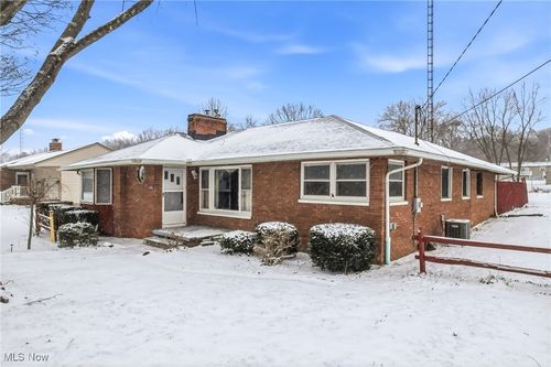 1350 Westview Dr, Salem, OH, 44460-1250 | Card Image