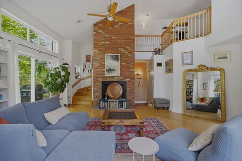 3539 Av Du Mont-Royal E, Montréal, QC, H1X3P7 | Card Image