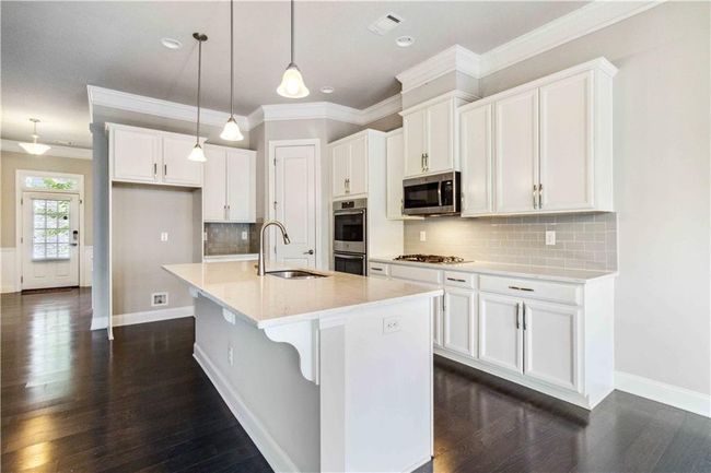 510 Suwanee Pass Ln, Townhouse with 3 bedrooms, 4 bathrooms and null parking in Suwanee GA | Image 15