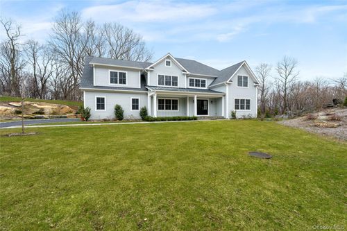 63 Buckout Rd, White Plains, NY, 10604-1502 | Card Image