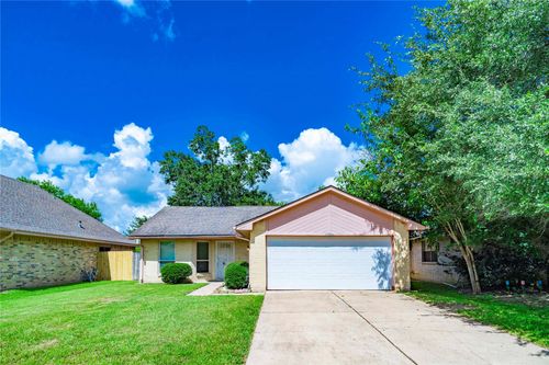 17003 Enchanted Cir W, Sugar Land, TX, 77498-4874 | Card Image