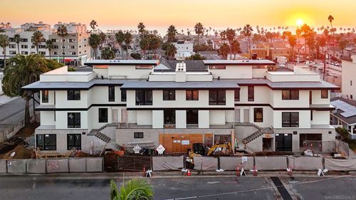 201-505 N Freeman St, Oceanside, CA, 92054-2415 | Card Image