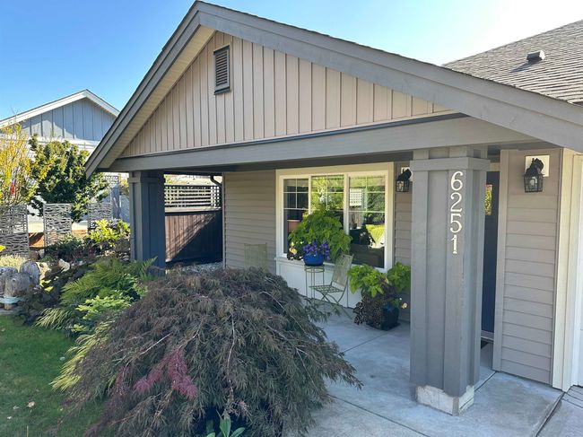 6251 Oracle Rd, House other with 3 bedrooms, 2 bathrooms and null parking in Sechelt BC | Image 36
