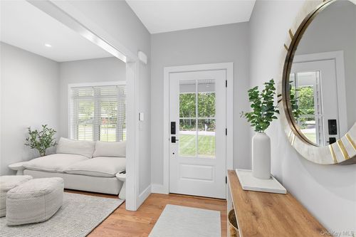 55 Squires Ave, East Quogue, NY, 11942-4500 | Card Image