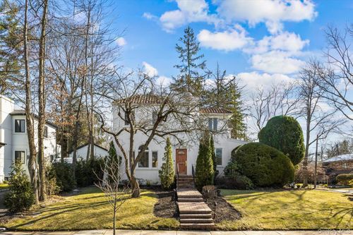 118 Baker Hill Rd, Great Neck, NY, 11023-1658 | Card Image