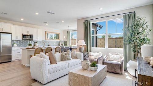 4541 S Patterson Paseo, Ontario, CA, 91762-7527 | Card Image