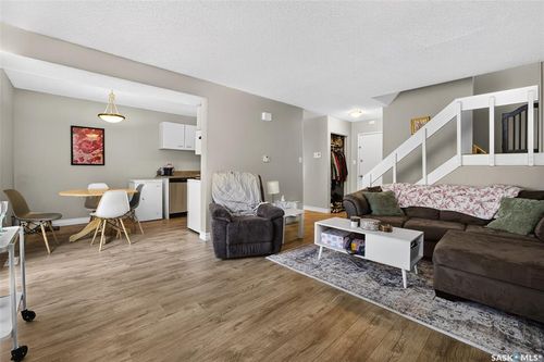 J - 4216 Castle Road, Townhouse with 2 bedrooms, 1 bathrooms and 1 parking in Regina SK | Card Image
