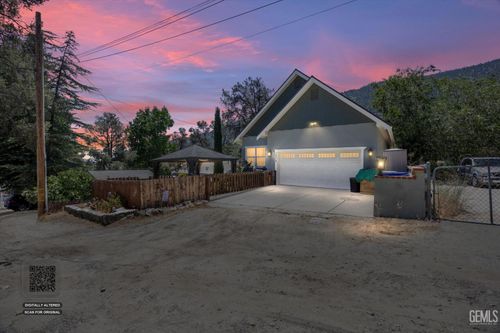3900 Park View Trl, Frazier Park, CA, 93225-8105 | Card Image