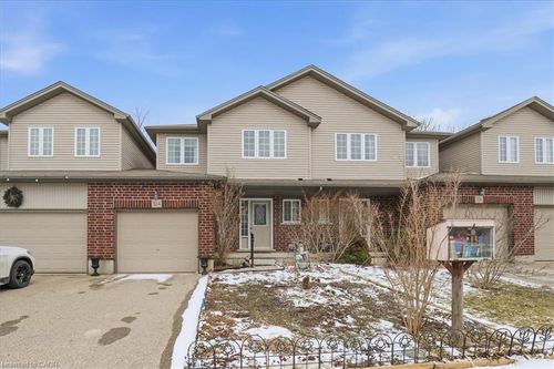 324 Maverick St, Waterloo, ON, N2K0A4 | Card Image