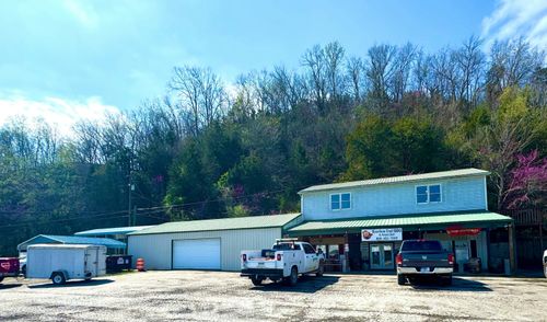 8689 Bardstown Rd, Springfield, KY, 40069-9315 | Card Image