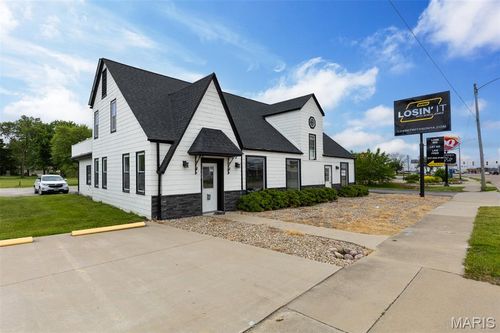 904 W Union Ave, Litchfield, IL, 62056-1067 | Card Image