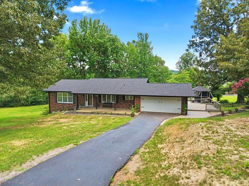 359 Ironwood Dr, Calvert City, KY, 42029-7578 | Card Image