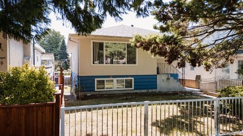 5120 Fairmont St, Vancouver, BC, V5R3V3 | Card Image